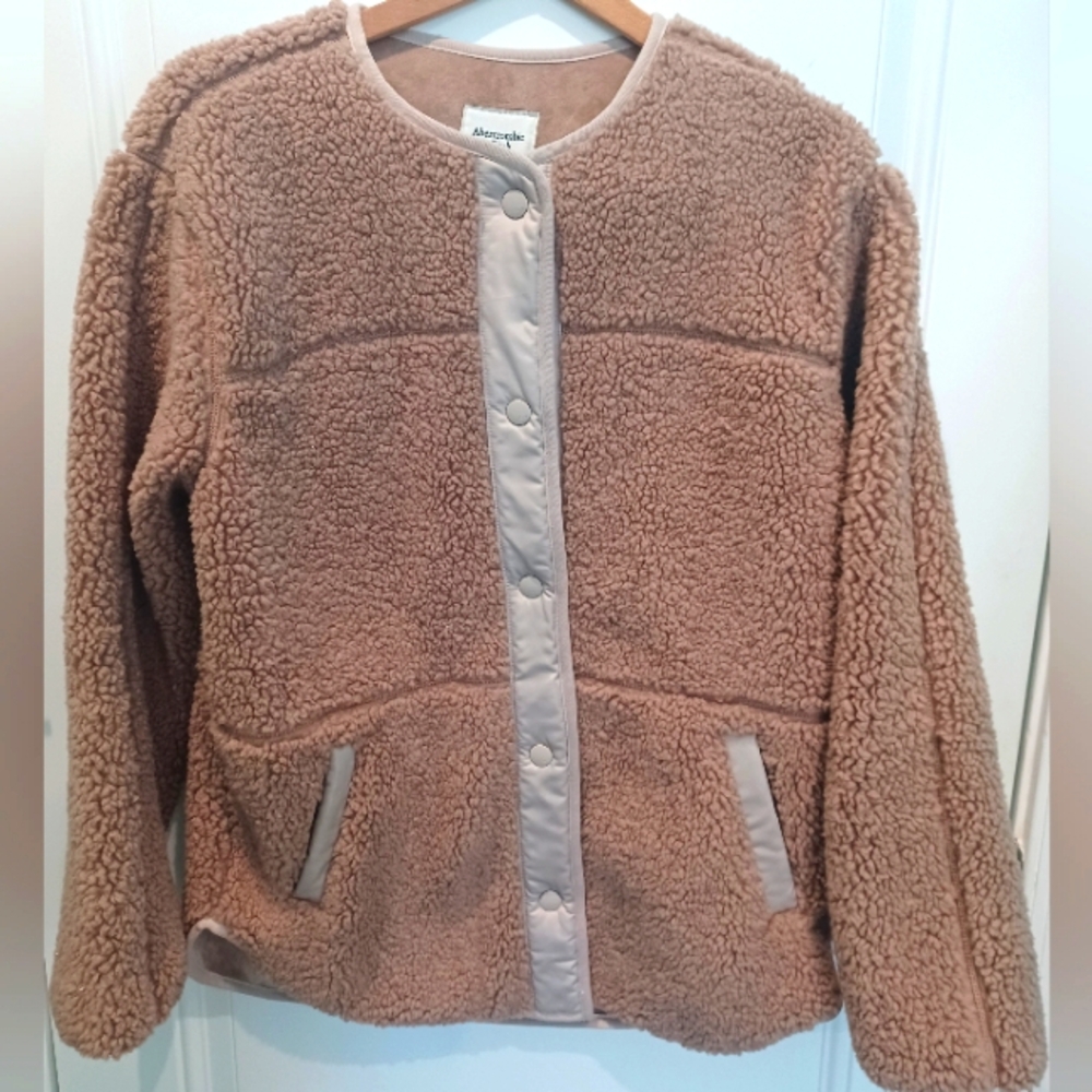 ABERCROMBIE & FITCH WOMEN'S TAN SHERPA FLEECE LINED SNAP-FRONT JACKET!